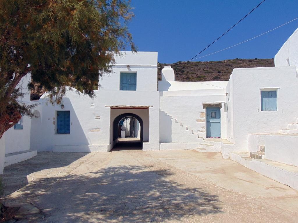 George'S Seaside Apartments Sifnos Вати Екстериор снимка